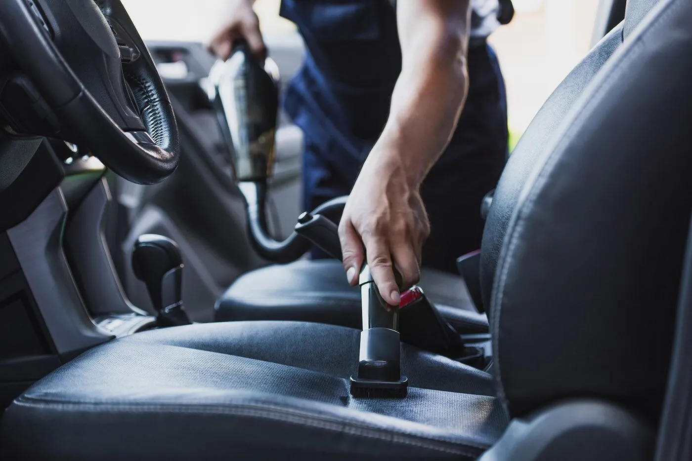 how to get dog hair out of car​