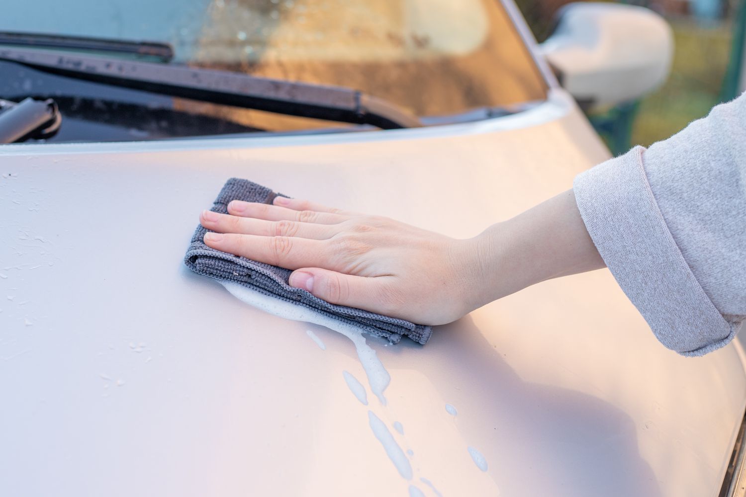 how to get rid of water spots on car​